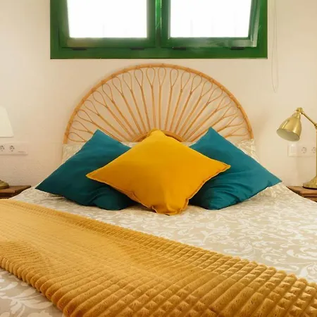 Delightful Front Apartment. Sunrise Views! شقة