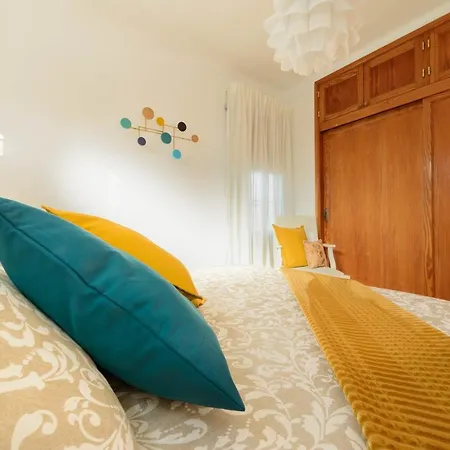 Delightful Front Apartment. Sunrise Views! شقة
